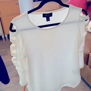 Shirt with cutouts on the arms BCX